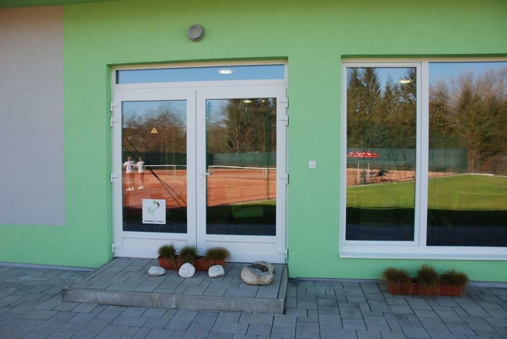 Penzion Rocket Club Lučenec Exterior foto